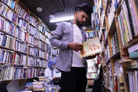 IRAQ-BAGHDAD-BOOKS ON CHINA-DEMAND