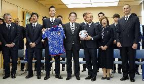 Samurai Blue members meet PM Kishida