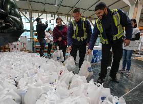 CANADA-VANCOUVER-HOLIDAY HAMPER DRIVE-FOOD DONATION