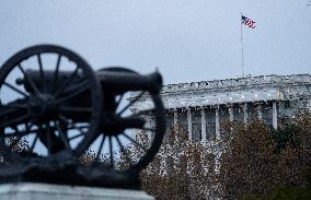 U.S.-WASHINGTON, D.C.-DEFENSE FUNDING BILL