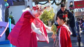 U.S.-LOS ANGELES-UNIVERSAL STUDIOS HOLLYWOOD-HOLIDAY FESTIVITIES