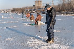 RUSSIA-VLADIVOSTOK-ICE FISHING