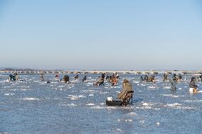 RUSSIA-VLADIVOSTOK-ICE FISHING