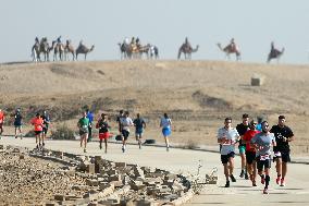 (SP) EGYPT-CAIRO-PYRAMIDS HALF MARATHON