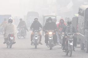 PAKISTAN-LAHORE-WEATHER-FOG