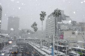 Snow in western Japan
