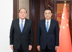 CHINA-BEIJING-LI KEQIANG-MACAO SAR-HO IAT SENG-MEETING (CN)