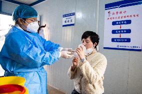 Xinhua Headlines: China prioritizes people's health in COVID-19 fight