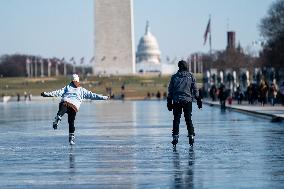 U.S.-WASHINGTON, D.C.-COLD CHRISTMAS