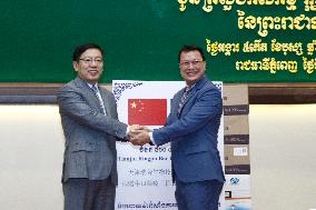 CAMBODIA-PHNOM PENH-CHINA-LIVESTOCK VACCINE-DONATION
