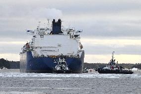 The floating LNG terminal FSRU Exemplar