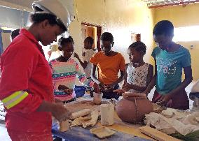 NAMIBIA-ONDANGWA-POTTERY-MAKING ART-MODERNIZATION-ENTREPRENEUR