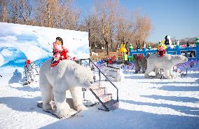 CHINA-BEIJING-PARK-ICE AND SNOW-AMUSEMENT (CN)