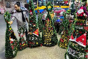 EGYPT-CAIRO-NEW YEAR AND CHRISTMAS-PREPARATION