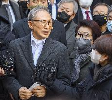Ex-S. Korea Pres. Lee Myung Bak returns home