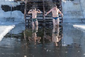 (SP)RUSSIA-VLADIVOSTOK-SPORTS GROUND ON FROZEN SEA