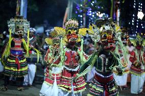 SRI LANKA-KELANIYA-PERAHERA FESTIVAL-CELEBRATION