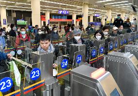 CHINA-SHENZHEN-HONG KONG-NORMAL TRAVEL-RESUMPTION (CN)