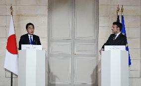 Kishida-Macron meeting