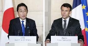 Kishida-Macron meeting