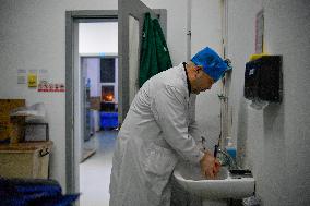 CHINA-TIANJIN-TESTING BASE-MEDICAL WORKER (CN)
