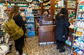 GREECE-ATHENS-MEDICINE-SHORTAGES