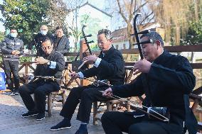 CHINA-ZHEJIANG-HUZHOU-SPRING FESTIVAL-PERFORMANCE (CN)