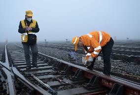 CHINA-ANHUI-HEFEI-SPRING FESTIVAL TRAVEL RUSH-RAILWAY MAINTENANCE (CN)