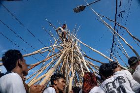 INDONESIA-BALI-MEKOTEK TRADITION-KUNINGAN DAY