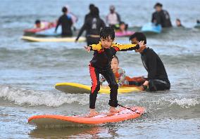 CHINA-HAINAN-WANNING-SURFING (CN)