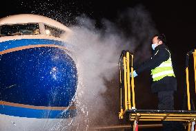 CHINA-GUIZHOU-GUIYANG-AIRCRAFT-DE-ICING & ANTI-ICING (CN)