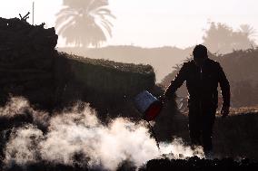 EGYPT-SHARQIA-CHARCOAL WORKERS