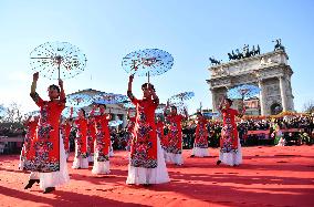 Xinhua Headlines: Lunar New Year observed around world with illuminated landmarks, events