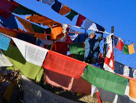 (InTibet) CHINA-TIBET-XIGAZE-NEW YEAR-PRAYER FLAG (CN)
