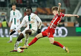 (SP)GERMANY-AUGSBURG-FOOTBALL-BUNDESLIGA-AUGSBURG VS MOENCHENGLADBACH