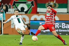 (SP)GERMANY-AUGSBURG-FOOTBALL-BUNDESLIGA-AUGSBURG VS MOENCHENGLADBACH