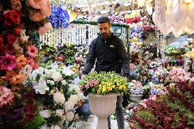 IRAQ-BAGHDAD-ARTIFICIAL FLOWERS