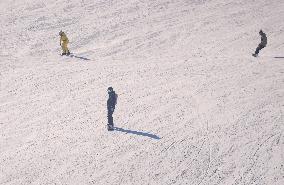 CHINA-XINJIANG-URUMQI-WINTER TOURISM (CN)