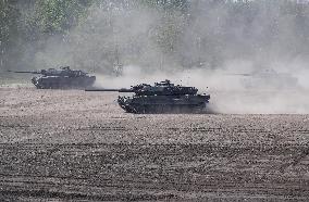 Xinhua Headlines: German, U.S. promises of tanks spark concerns of escalating Russia-Ukraine conflict
