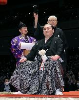 Sumo: Record-setting champion Hakuho's retirement ceremony