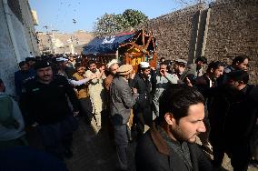 PAKISTAN-PESHAWAR-BLAST-DEATH TOLL