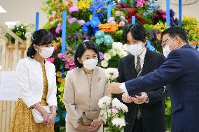 Royal family at flower exhibition