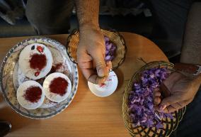 MIDEAST-NABLUS-SAFFRON-CULTIVATION