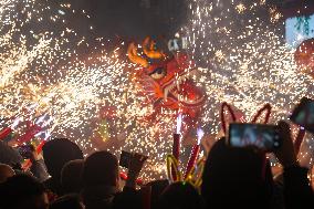 #CHINA-LANTERN FESTIVAL (CN)