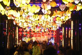 CHINA-LANTERN FESTIVAL-LANTERN FAIRS-LIGHT SHOWS (CN)