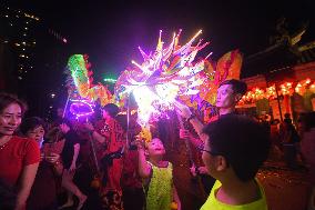 SINGAPORE-LANTERN FESTIVAL-CELEBRATION