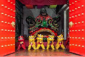 (SP)GUANGDONG-FOSHAN-GUANGDONG LION DANCE(CN)