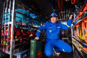 CHINA-HUBEI-WUHAN-RESCUE TEAM-TÜRKIYE-EARTHQUAKE (CN)