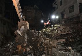 SYRIA-DAMASCUS-BUILDING-COLLAPSE
