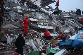 Xinhua Headlines: Int'l rescuers rush to aid quake-hit areas, as U.S. sanctions hamper relief work